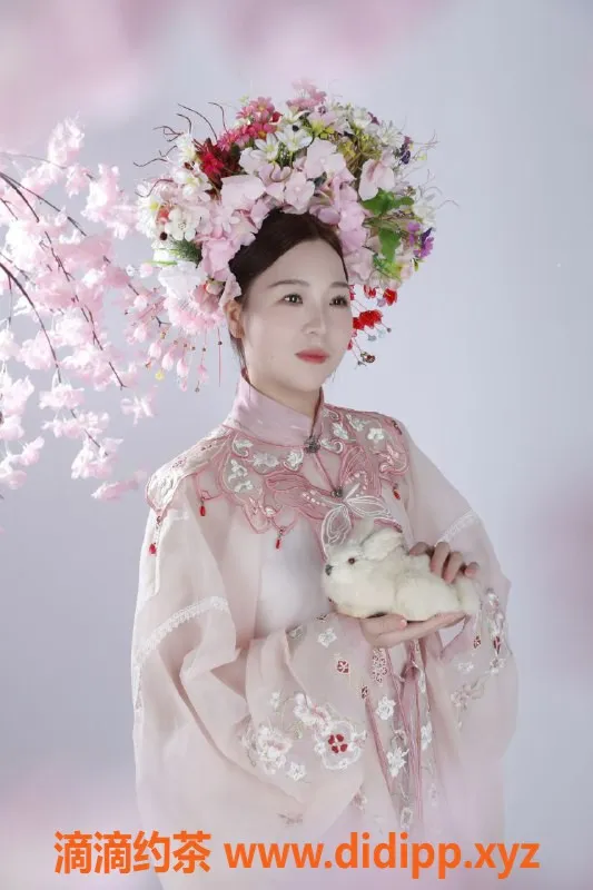 深圳楼凤-福田御姐莎莎，33岁，167cm，53kg，价位600P起