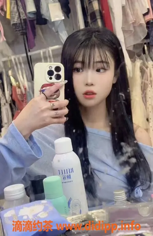 成都楼凤资源信息,成都小米，19岁，身高160，巨乳嫩妹