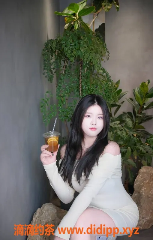 深圳楼凤-南山朱丽叶，21岁170高C杯，800P起