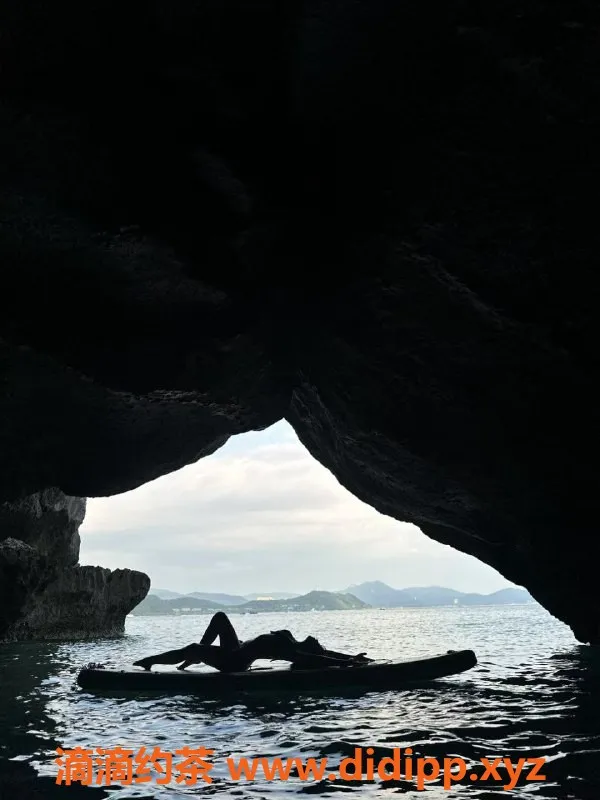 成都楼凤-成都嫩妹七七，165cm匀称身材，600元体验三件套