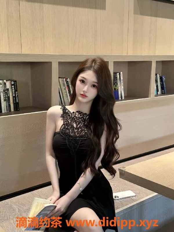 深圳楼凤-福田沐沐，22岁长腿美女，1288起价！