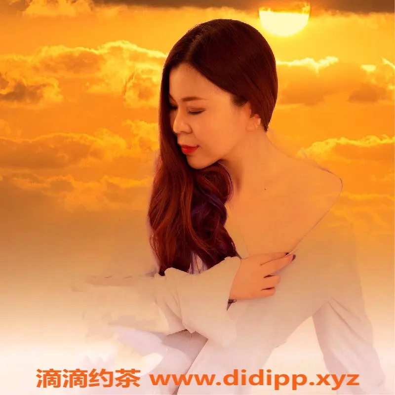 北京楼凤-朝阳公园熟女潮喷大奶牛，性能优越，超值5张起