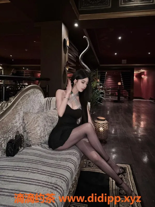 深圳楼凤-南山白微微，170长腿大胸，1280起服务！