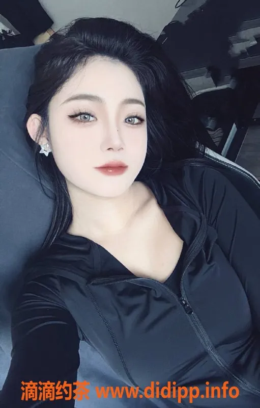 福州楼凤-仓山美少女柒柒，青春活力165cm 36B