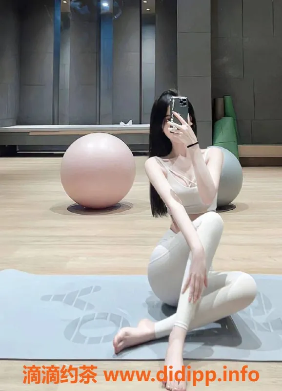 杭州楼凤-上城甜笑笑，22岁大D美少女，165大长腿，温柔陪浴，茶水费1200