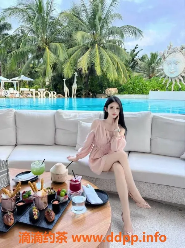 杭州楼凤-上城甜笑笑，22岁大D美少女，165大长腿，温柔陪浴，茶水费1200