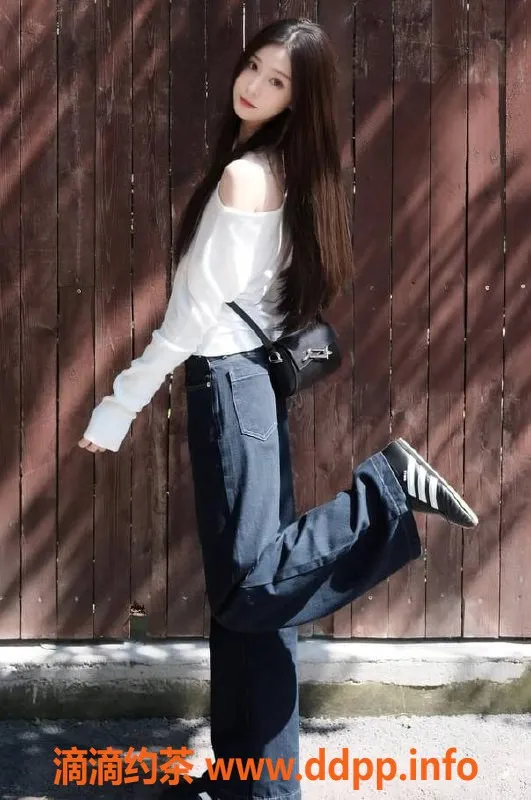 上海楼凤-长宁嫩妹李诗怡，165cm身高，1300元起！