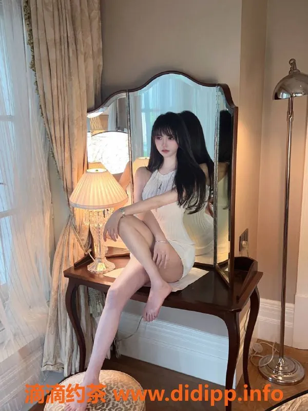 上海楼凤-静安舞蹈生Kiki，身高165，83胸，超值福利价1300P