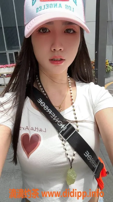 深圳楼凤-福田米朵，26岁165cm大胸御姐，价格1000P起