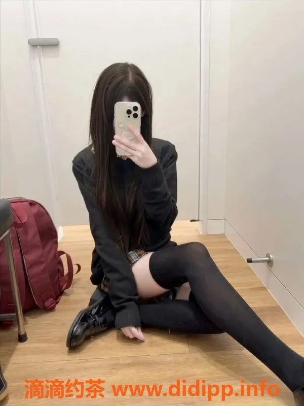 杭州楼凤-杭州市区小鹿，165cm粉嫩jk学生，94斤上门服务