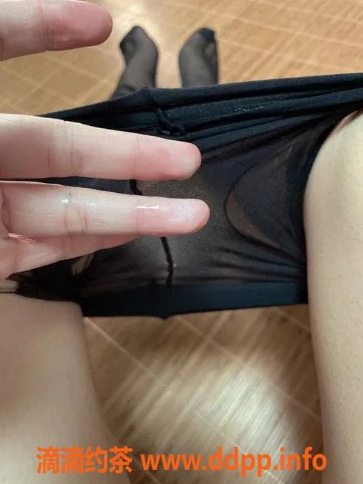 北京楼凤-草房七七，24岁，167cm，500p畅享C罩课程