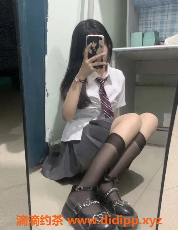 杭州楼凤-萧山嫩妹雅雅，舌吻服务，10p起！