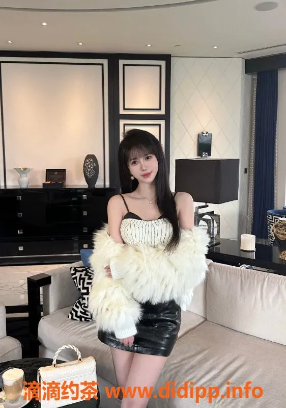 上海楼凤-闵行小紫，168cm白皙长腿，1500元体验