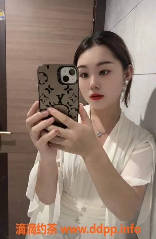 长沙楼凤-雨花区安妮，165cm、36C，20岁，热情服务