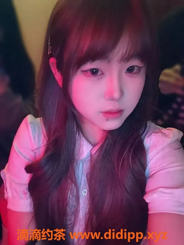 成都楼凤-成都丫丫，18岁嫩妹，169身高，600p超值体验