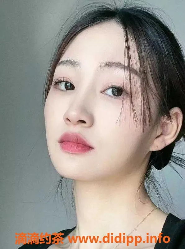 深圳楼凤资源信息,深圳龙华糖宝24岁，163cm 34B 热情服务