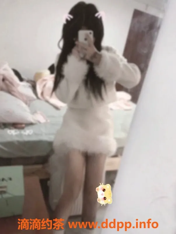 成都楼凤资源信息,成华区童颜巨乳露露，身高165，17岁，近享受价格优服务