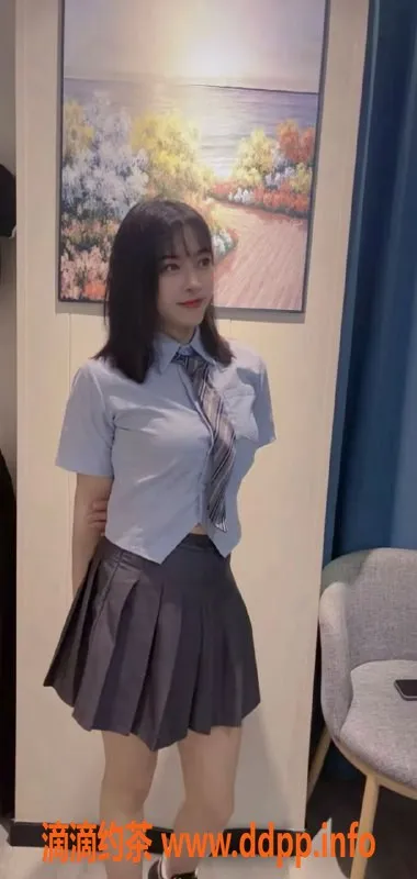 杭州楼凤-潇潇，萧山区26岁163cm性感尤物，1000元陪浴服务！