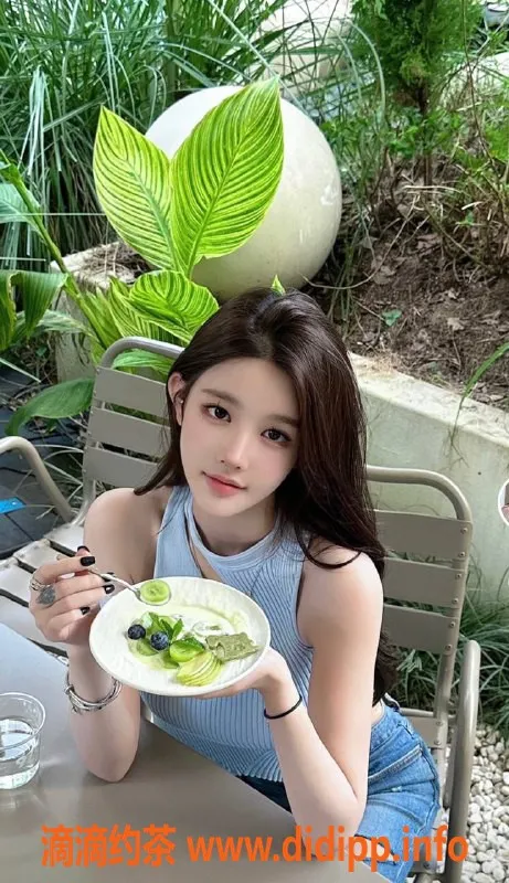 深圳楼凤-龙华依依165cm D罩杯私人约会，1500元起