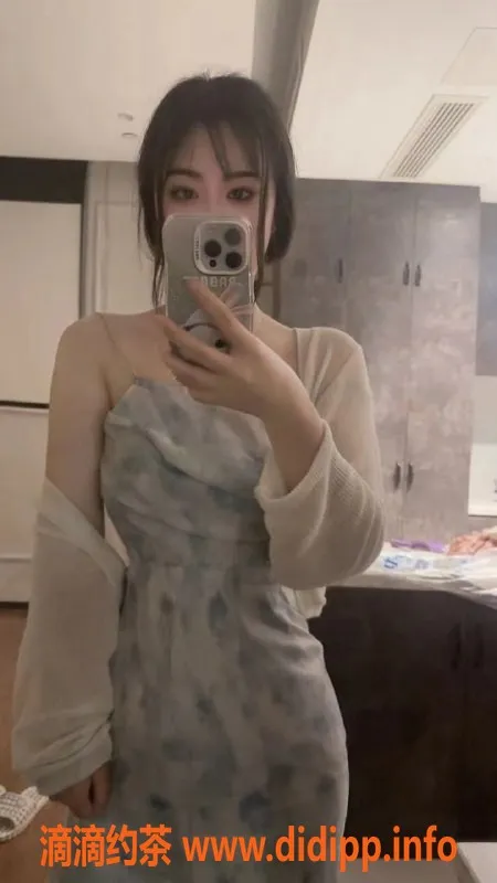 成都外围-乐乐：160cm少女，90斤，独特服务仅需600元