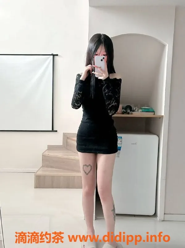 长沙楼凤-芙蓉区18岁招财，168高50kg，服务态度佳