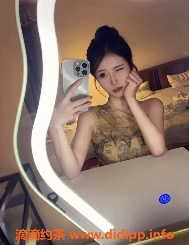 长沙楼凤-芙蓉区妞妞，20岁165cm 50kg 36C女优