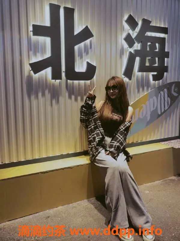 重庆楼凤-江北白兔，身高170+，服务态度好，价位6米