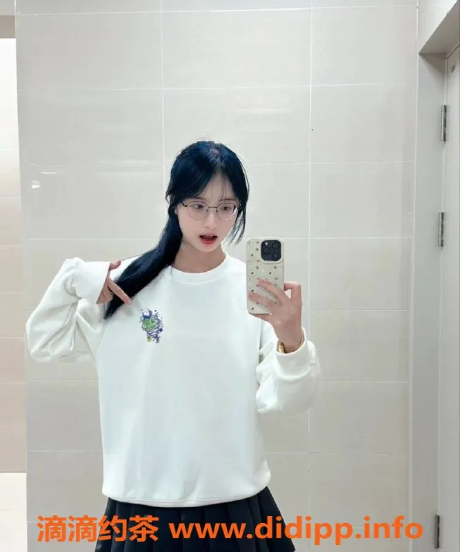 北京楼凤-朝阳嫩妹兔兔，1500p等你来享受！