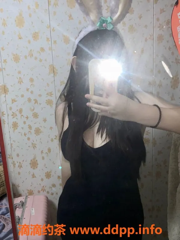 广州楼凤-天河嫩妹奶盖，体验舌吻服务