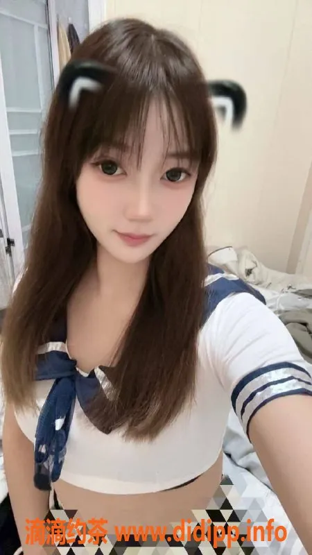 东莞楼凤-寮步月月，20岁温柔美眉，165cm/45kg，特价600元