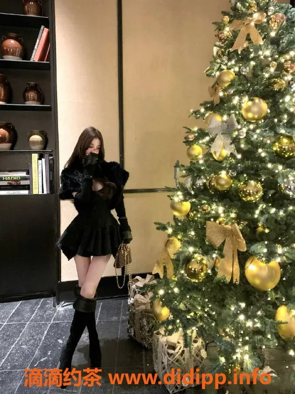 广州楼凤-天河嫩妹米兰，3000pp舌吻等你来体验！