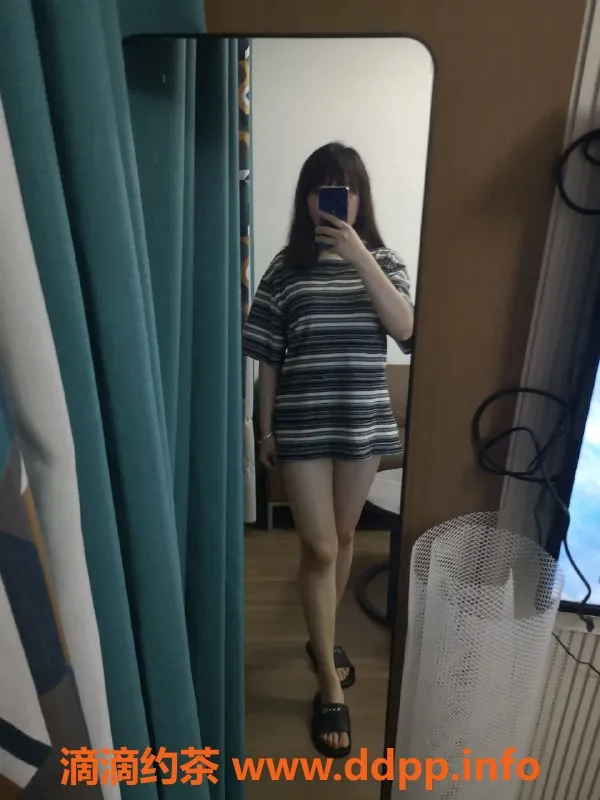 重庆楼凤-华新街雪儿，苗条身材，超高性价比！