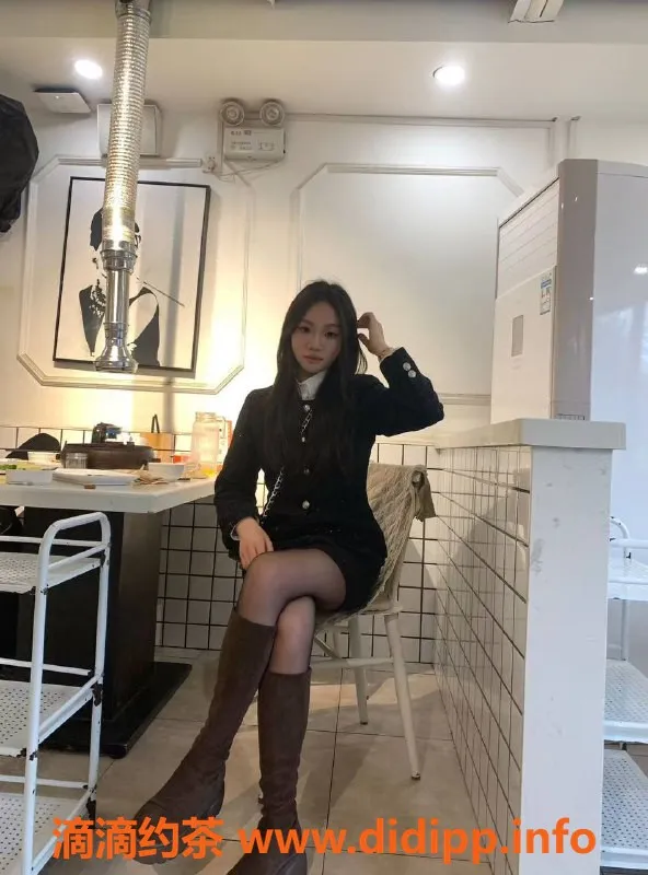 广州楼凤-黄埔嫩妹小昭大胸丝袜服务 700水费