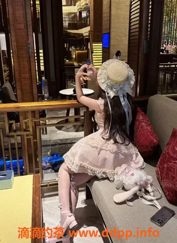 厦门楼凤-集美区电报老师嫩妹，真实小美女