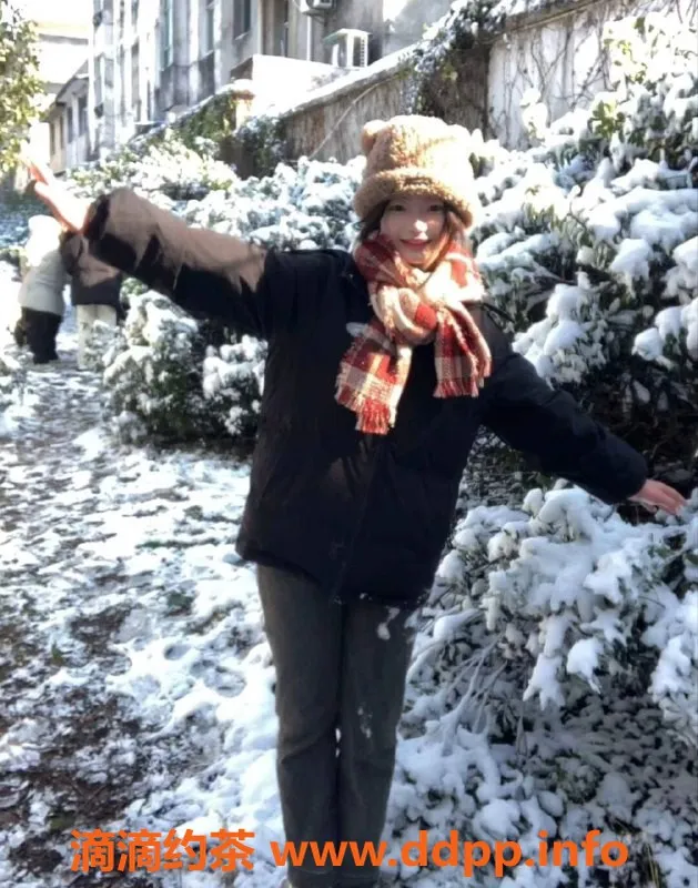 北京上门服务-小耶，18岁白皙妹子，160cm，89斤，朝阳区约会