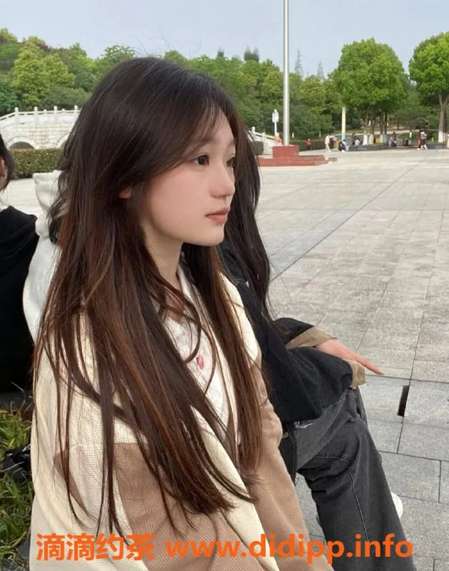 北京上门服务-小耶，18岁白皙妹子，160cm，89斤，朝阳区约会