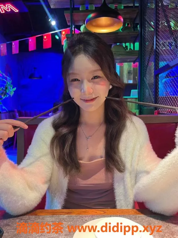 杭州楼凤资源信息,上城御姐许梦辰，巨乳诱惑服务不容错过