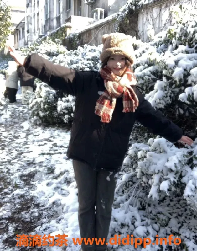 北京楼凤-朝阳18岁学妹白幼瘦，超乖巧可爱