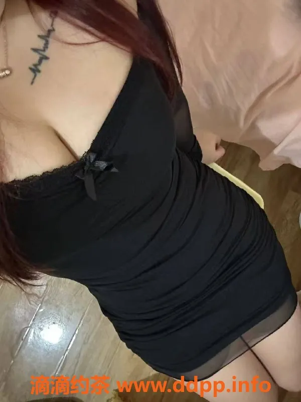 成都上门服务-成都小亲亲，21岁丰满妹，400元享服务