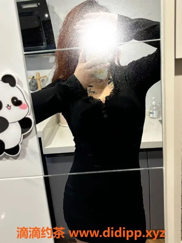 成都上门服务-成都小亲亲，21岁丰满妹，400元享服务