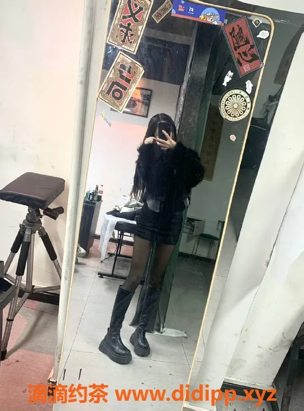 深圳楼凤-龙岗区草莓嫩妹，800P体验白虎制服服务