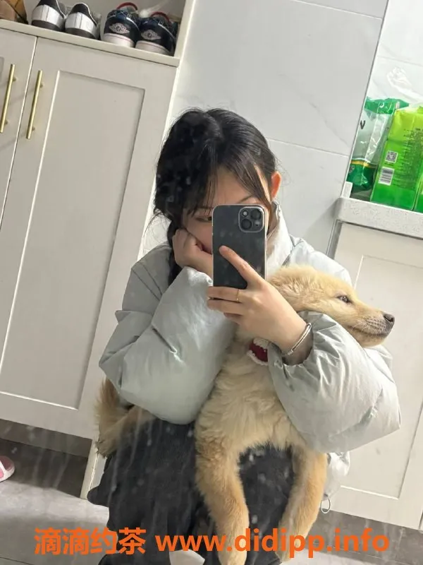 长沙楼凤-天心区18岁小芒果，162cm，34C，服务多样