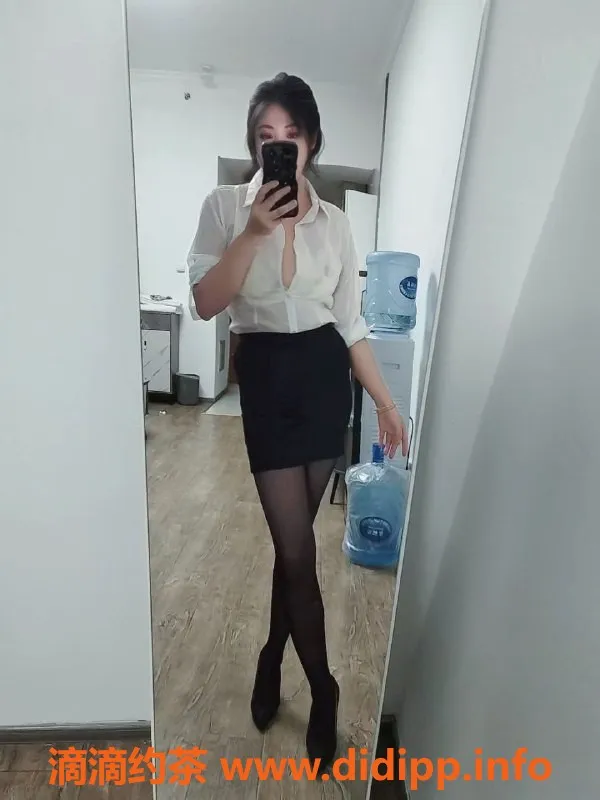 北京楼凤-朝阳区酒仙桥热情服务苗族妹妹桃子，800起步