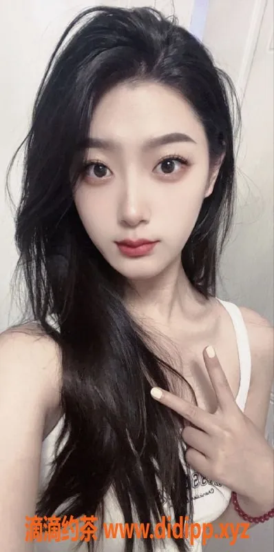 广州楼凤-天河御姐二妞，超大胸大长腿，13P等你来挑战！