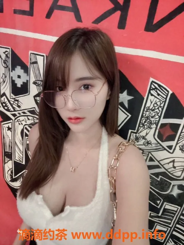 杭州上门服务-上城丁桥路22岁E杯美女，身高162，特价服务