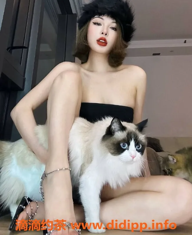 杭州上门服务-滨江大咖D杯小姐，青春25岁身高167cm，超值服务！