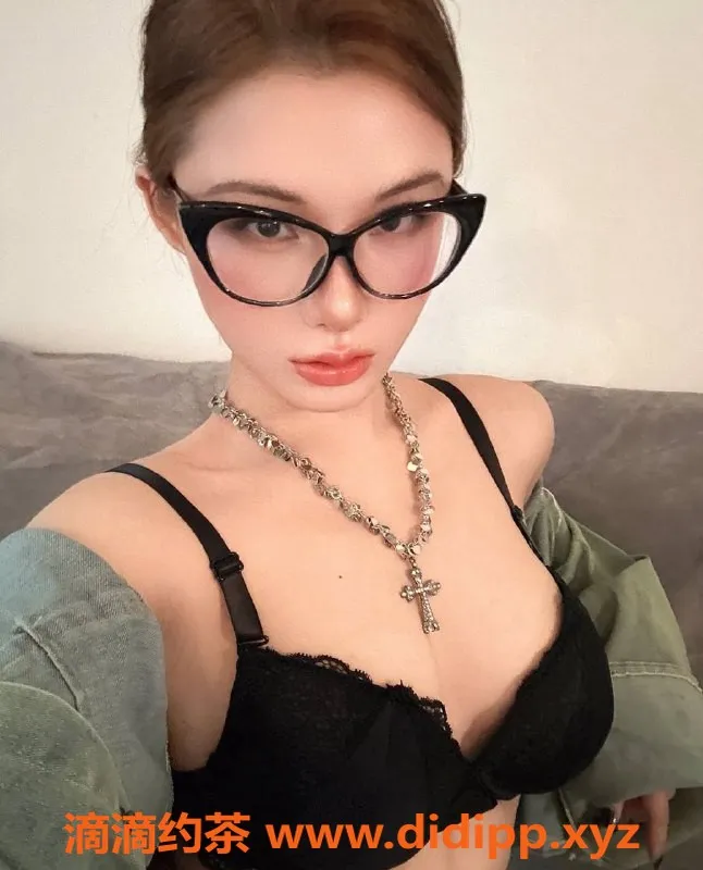 杭州上门服务-滨江大咖D杯小姐，青春25岁身高167cm，超值服务！