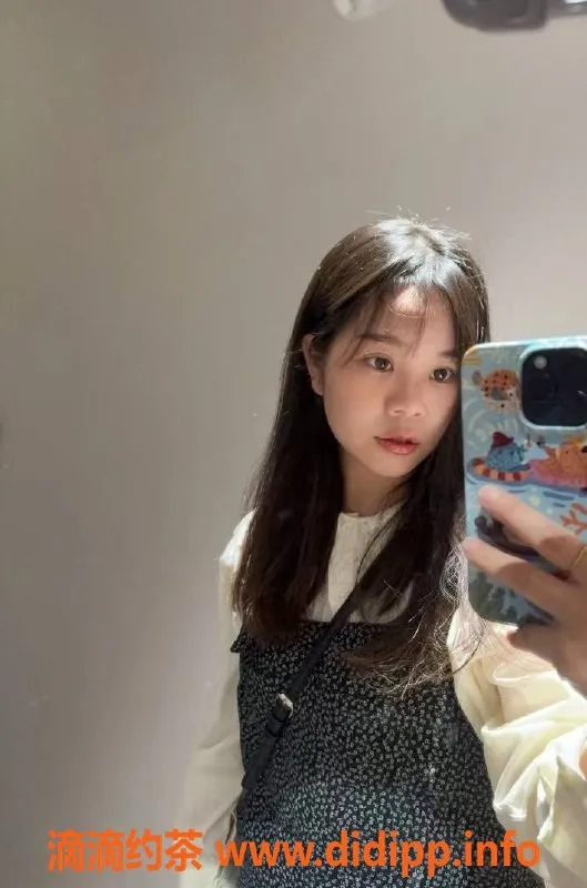 深圳楼凤-龙华楚楚，私密享受988元起，自然妩媚