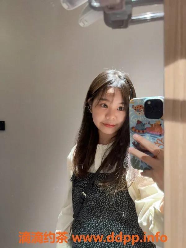 深圳楼凤-龙华楚楚 165cm 52kg 34C 988元起