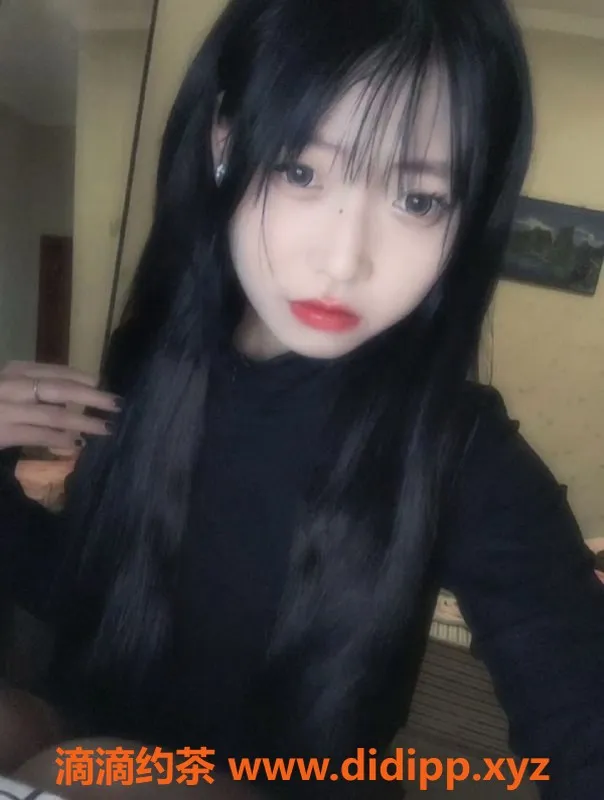 成都楼凤资源信息,成都嫩妹丢丢，160cm匀称身材，500元一次